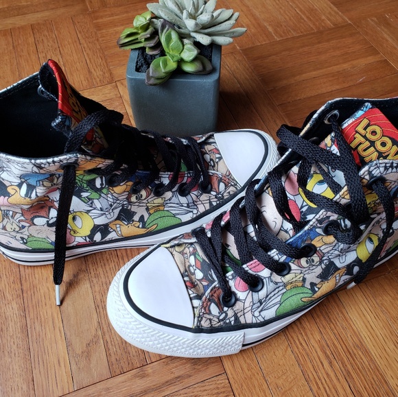 looney tunes converse amazon